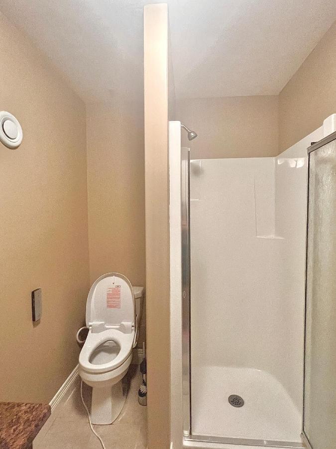 Cozy And Stylish Entire Suite In 핼리팩스 외부 사진